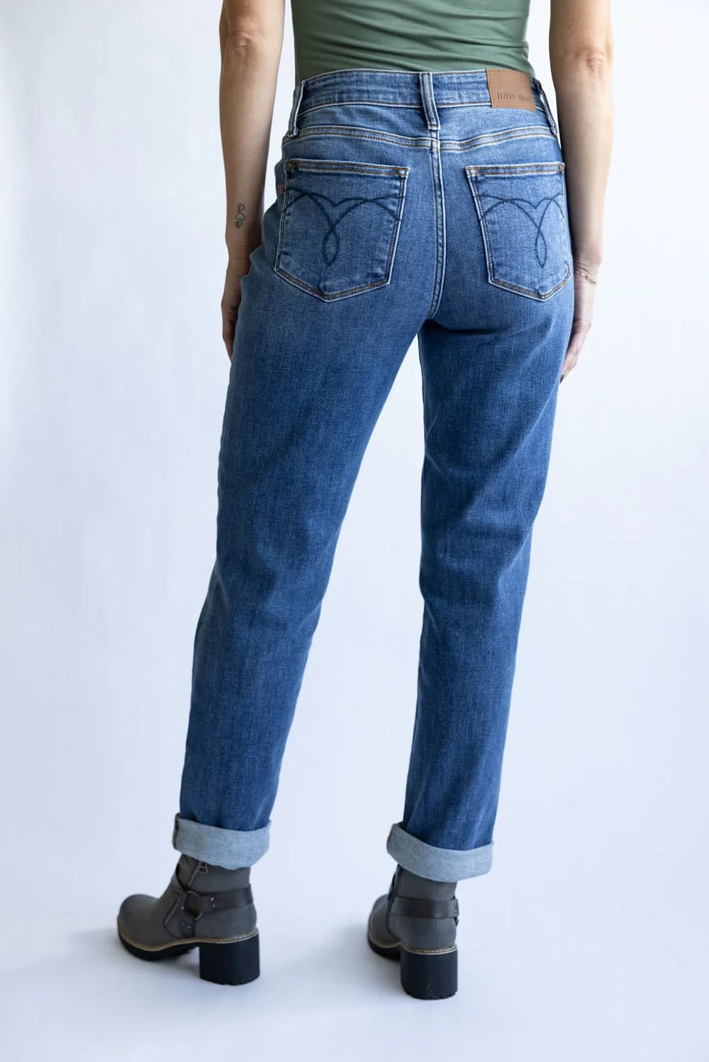 Med Rise Clean Cuffed Boyfriend Jeans