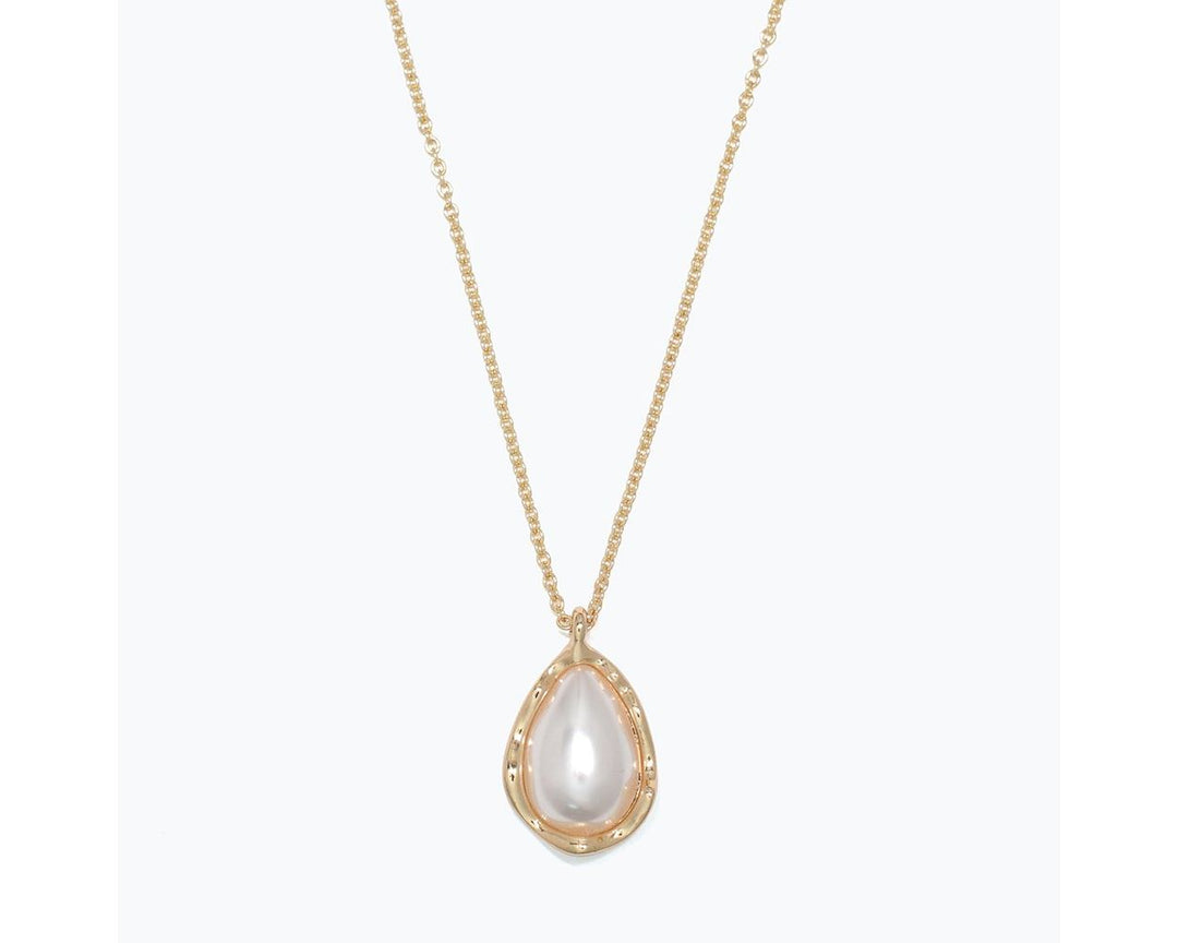 Pearl Framed in Gold Necklace