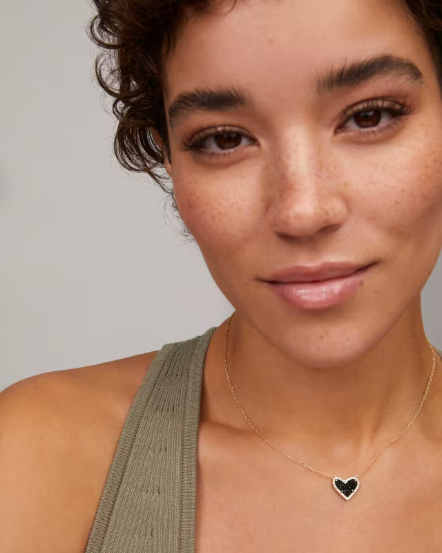 Ari Heart Golf Pendant Necklace in Black Drusy