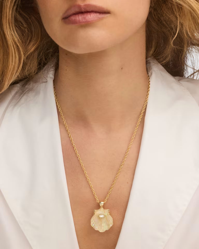 Lucia Shell Gold Short Pendant Necklace in Iridescent Abalone