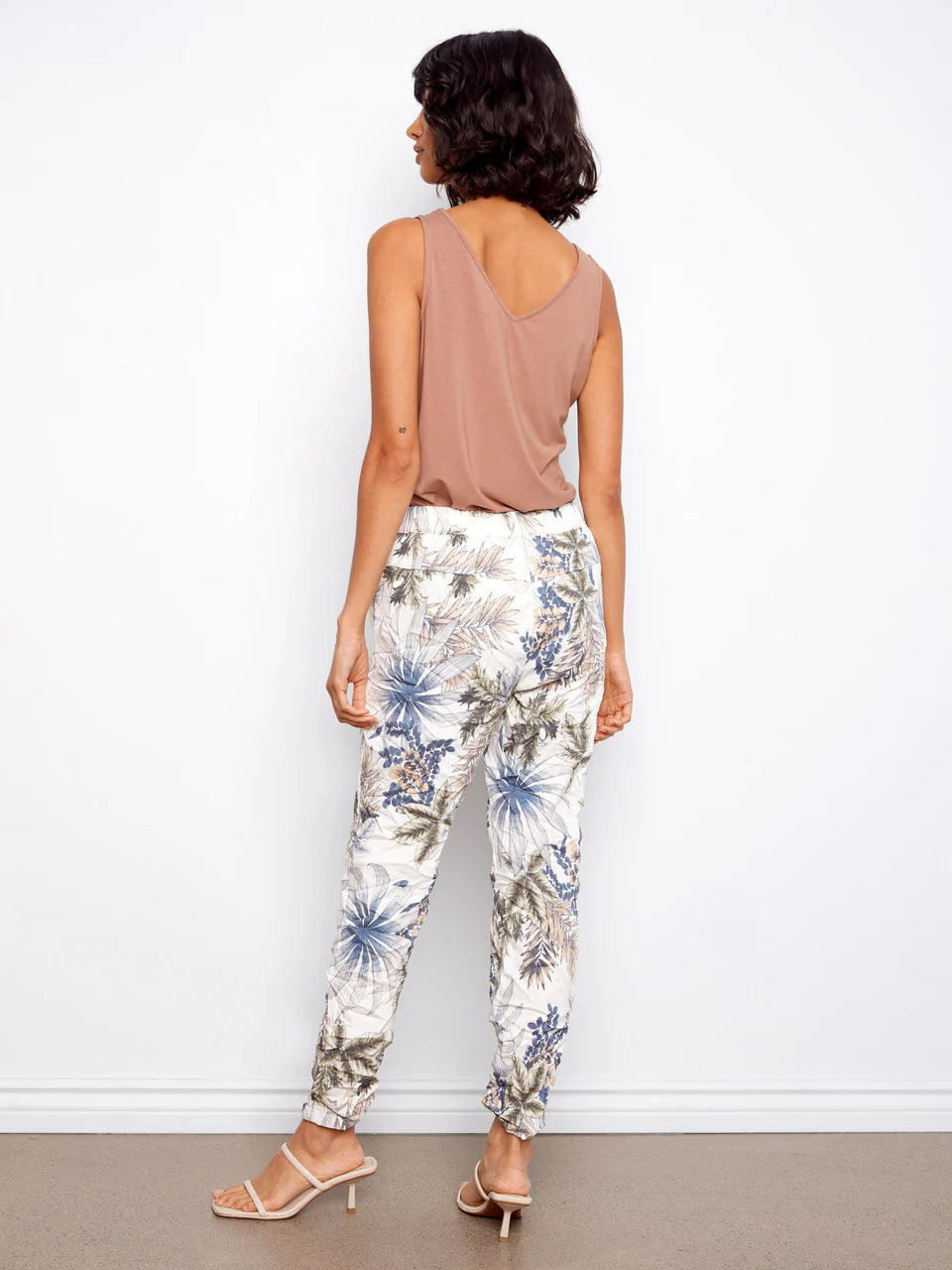Printed Crinkle Jogger Pants in Hawaii Print