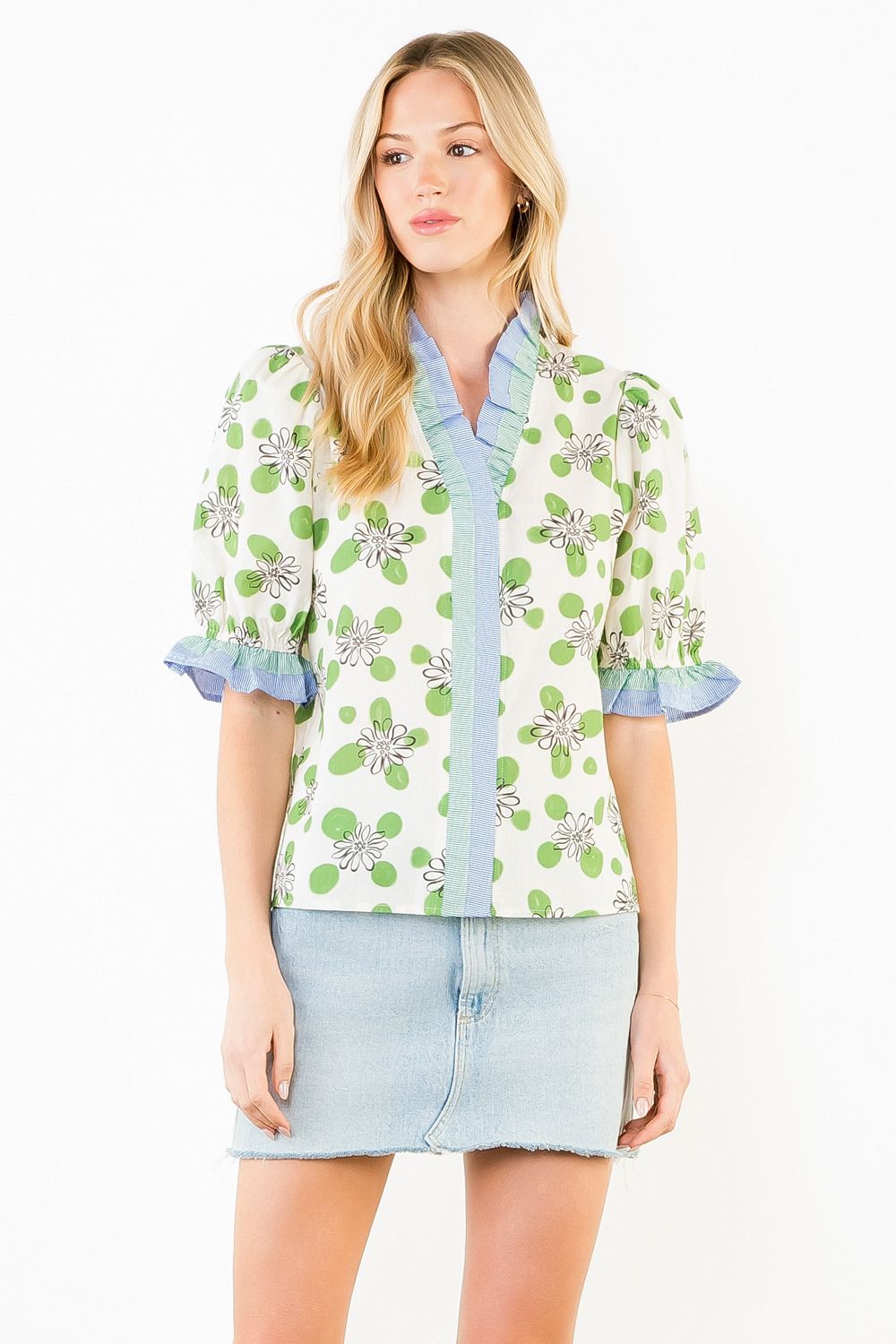 Short Sleeve Repeating Pattern Top