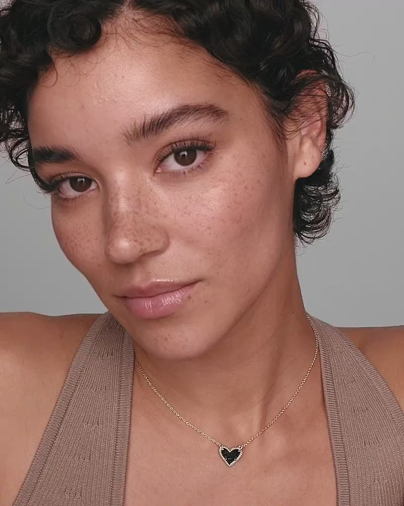 Ari Heart Golf Pendant Necklace in Black Drusy