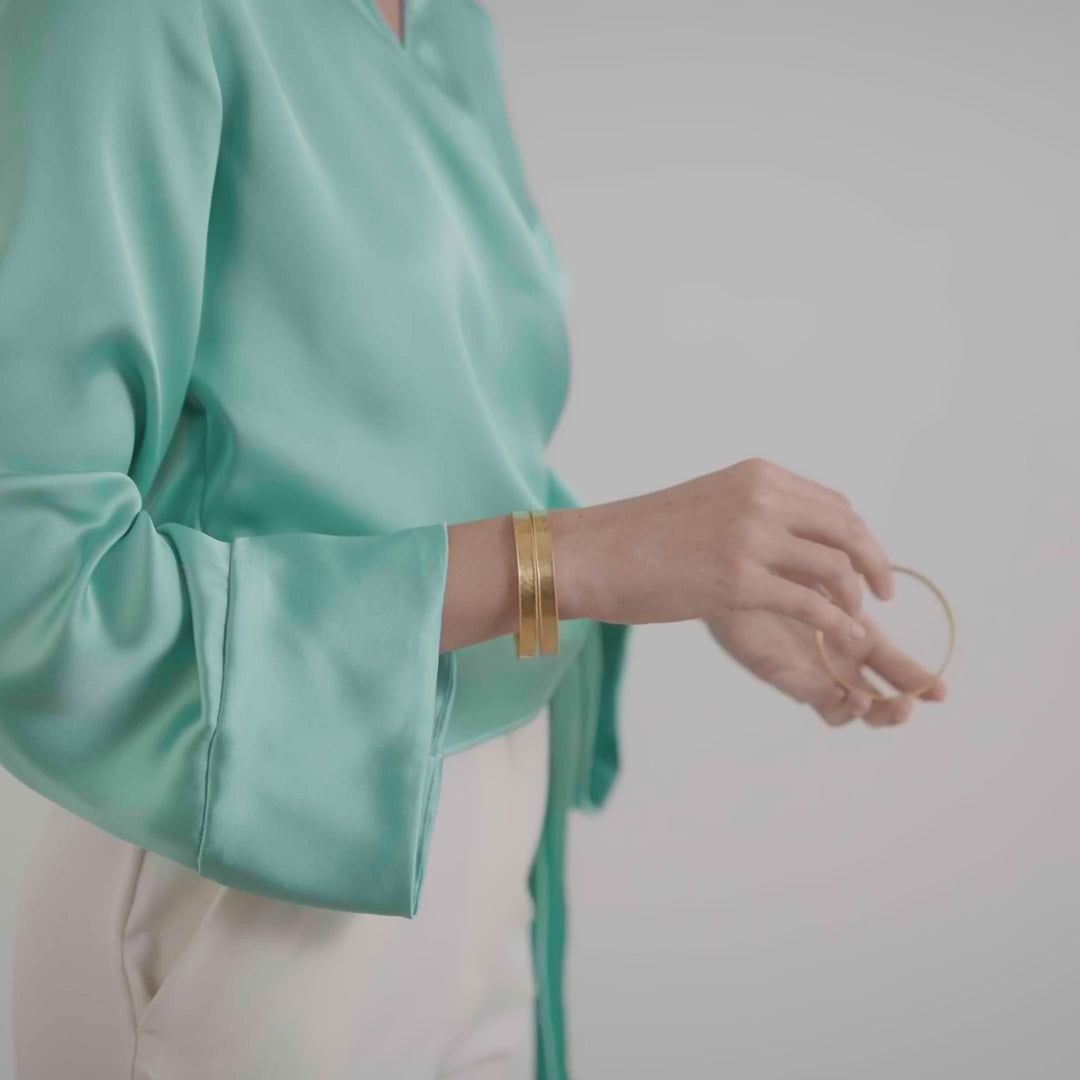 Savoy Bangle in Gold